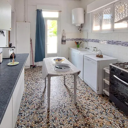 2 Bedroom Amazing In * 滨海苏拉克